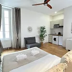 Spacious Studio In Saint-germain-des-pres * Paříž